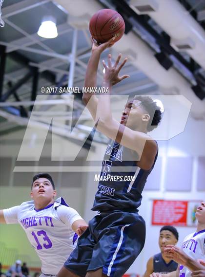 Thumbnail 3 in Sierra Canyon vs Righetti (Hart Holiday Classic) photogallery.