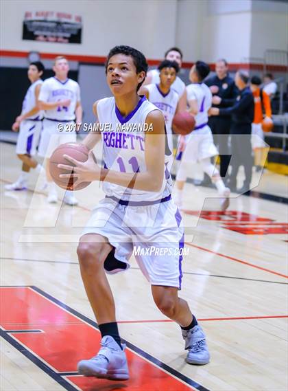 Thumbnail 3 in Sierra Canyon vs Righetti (Hart Holiday Classic) photogallery.