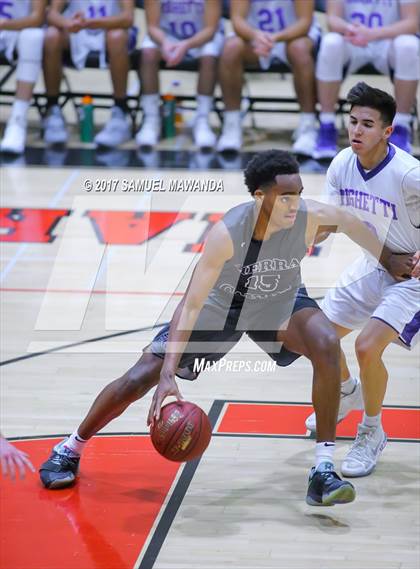 Thumbnail 2 in Sierra Canyon vs Righetti (Hart Holiday Classic) photogallery.