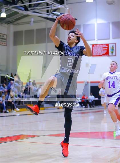 Thumbnail 2 in Sierra Canyon vs Righetti (Hart Holiday Classic) photogallery.