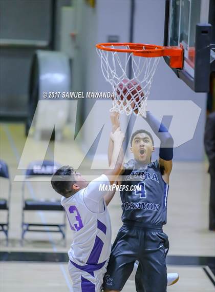 Thumbnail 1 in Sierra Canyon vs Righetti (Hart Holiday Classic) photogallery.