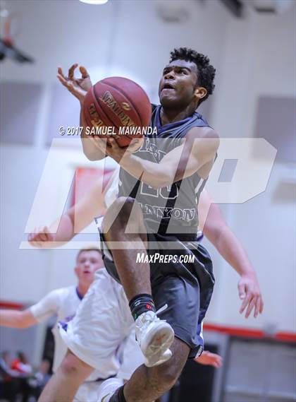 Thumbnail 1 in Sierra Canyon vs Righetti (Hart Holiday Classic) photogallery.