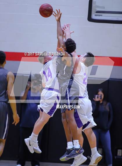 Thumbnail 2 in Sierra Canyon vs Righetti (Hart Holiday Classic) photogallery.