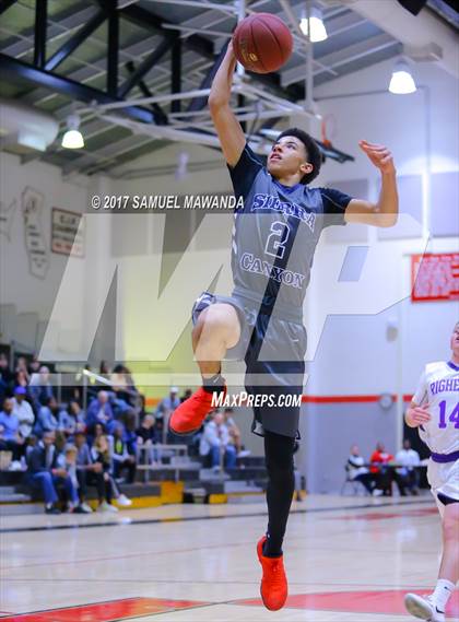 Thumbnail 3 in Sierra Canyon vs Righetti (Hart Holiday Classic) photogallery.