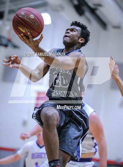 Thumbnail 3 in Sierra Canyon vs Righetti (Hart Holiday Classic) photogallery.
