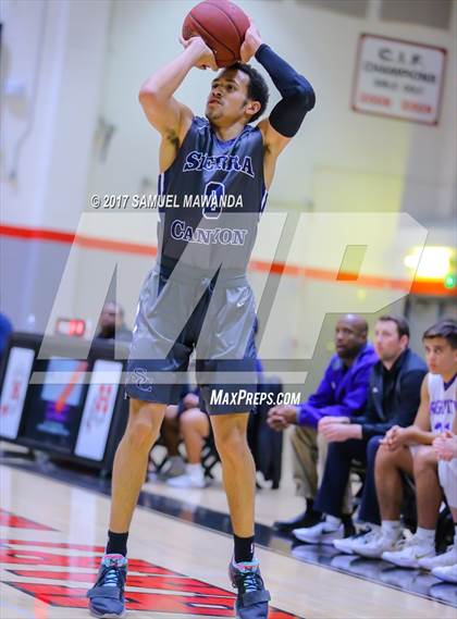 Thumbnail 1 in Sierra Canyon vs Righetti (Hart Holiday Classic) photogallery.