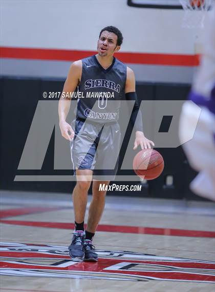 Thumbnail 3 in Sierra Canyon vs Righetti (Hart Holiday Classic) photogallery.