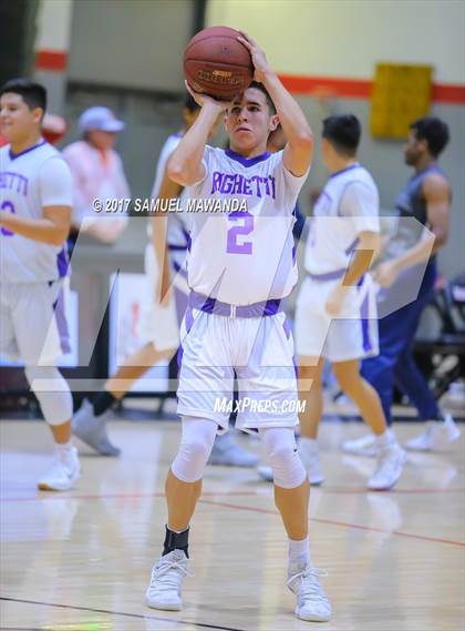 Thumbnail 3 in Sierra Canyon vs Righetti (Hart Holiday Classic) photogallery.