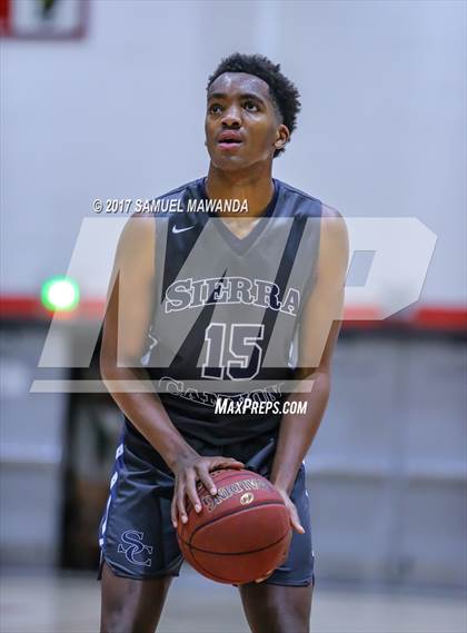 Thumbnail 3 in Sierra Canyon vs Righetti (Hart Holiday Classic) photogallery.