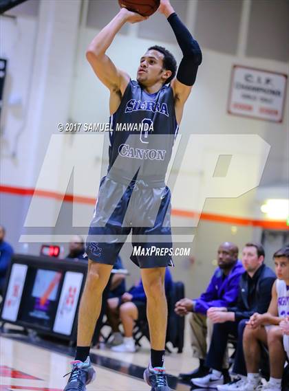 Thumbnail 2 in Sierra Canyon vs Righetti (Hart Holiday Classic) photogallery.