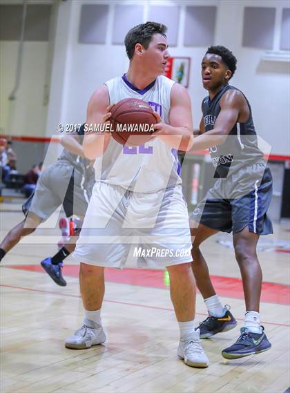 Thumbnail 2 in Sierra Canyon vs Righetti (Hart Holiday Classic) photogallery.