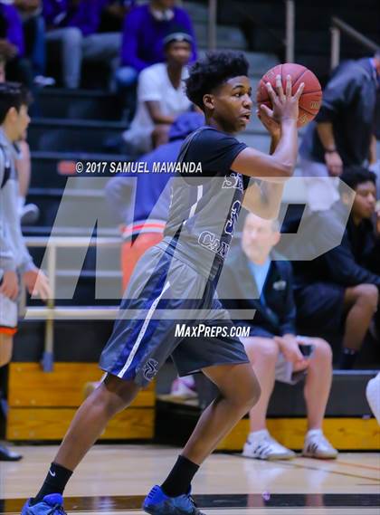 Thumbnail 1 in Sierra Canyon vs Righetti (Hart Holiday Classic) photogallery.