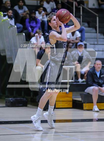 Thumbnail 1 in Sierra Canyon vs Righetti (Hart Holiday Classic) photogallery.