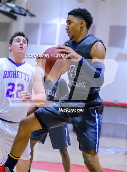 Thumbnail 2 in Sierra Canyon vs Righetti (Hart Holiday Classic) photogallery.