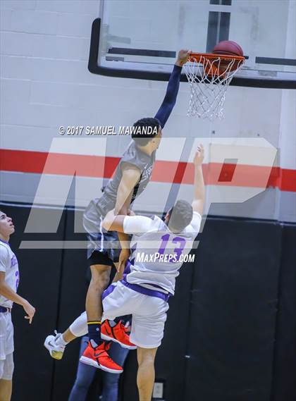 Thumbnail 1 in Sierra Canyon vs Righetti (Hart Holiday Classic) photogallery.