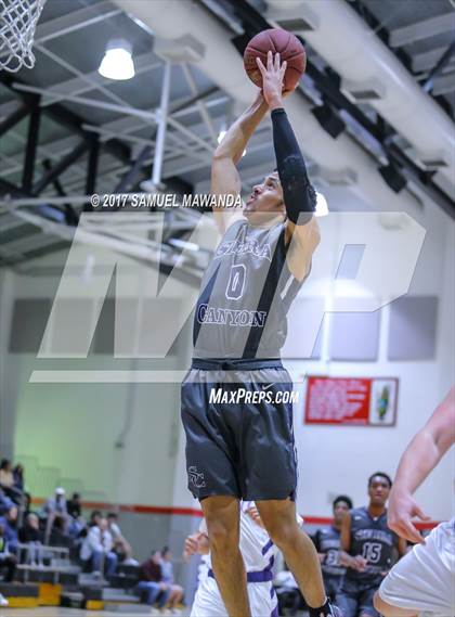 Thumbnail 3 in Sierra Canyon vs Righetti (Hart Holiday Classic) photogallery.