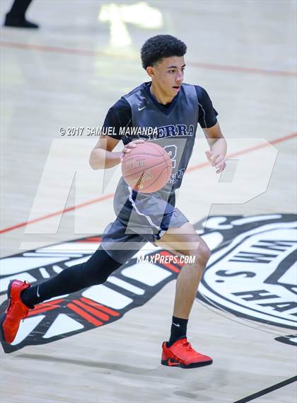Thumbnail 1 in Sierra Canyon vs Righetti (Hart Holiday Classic) photogallery.