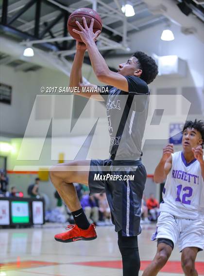Thumbnail 2 in Sierra Canyon vs Righetti (Hart Holiday Classic) photogallery.