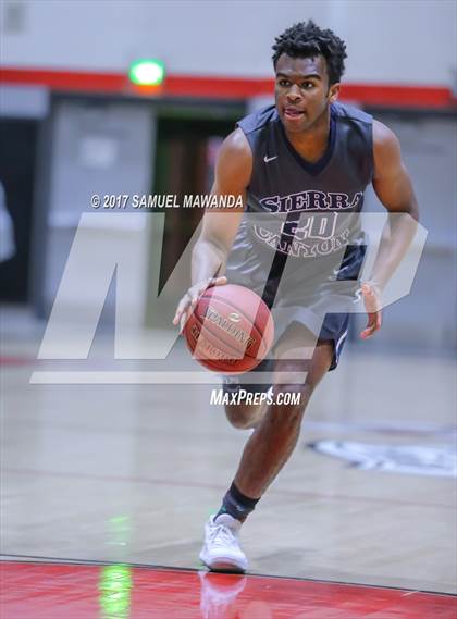 Thumbnail 2 in Sierra Canyon vs Righetti (Hart Holiday Classic) photogallery.