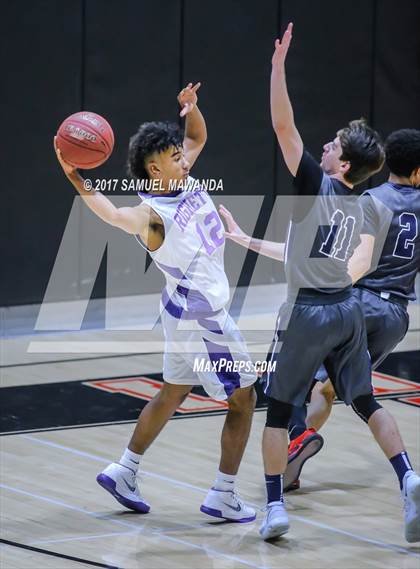 Thumbnail 1 in Sierra Canyon vs Righetti (Hart Holiday Classic) photogallery.