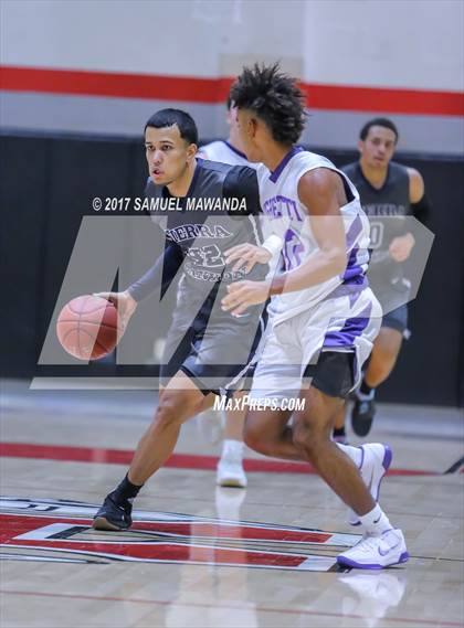 Thumbnail 1 in Sierra Canyon vs Righetti (Hart Holiday Classic) photogallery.