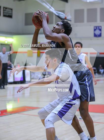 Thumbnail 3 in Sierra Canyon vs Righetti (Hart Holiday Classic) photogallery.
