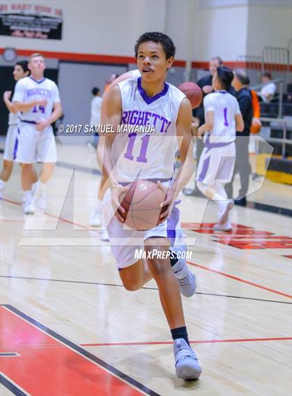 Thumbnail 2 in Sierra Canyon vs Righetti (Hart Holiday Classic) photogallery.