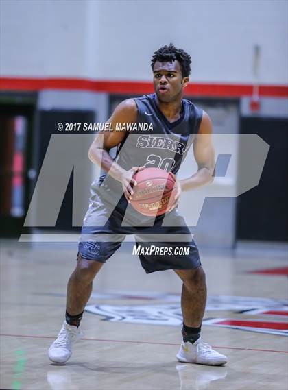 Thumbnail 3 in Sierra Canyon vs Righetti (Hart Holiday Classic) photogallery.