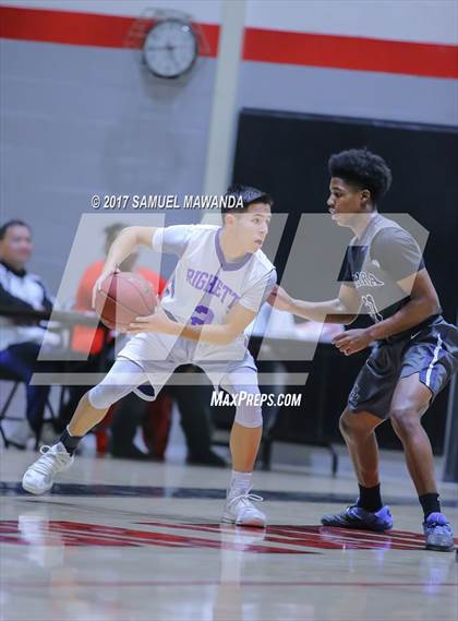 Thumbnail 1 in Sierra Canyon vs Righetti (Hart Holiday Classic) photogallery.