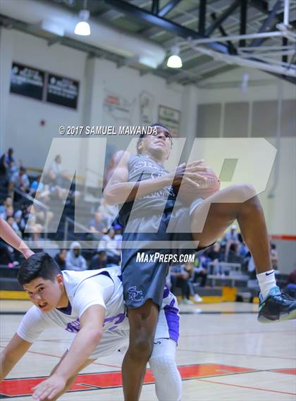 Thumbnail 1 in Sierra Canyon vs Righetti (Hart Holiday Classic) photogallery.