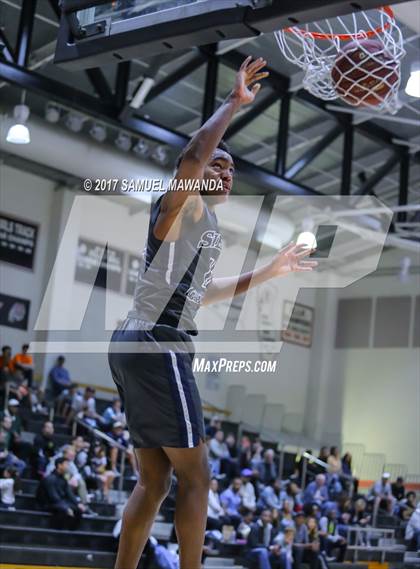 Thumbnail 1 in Sierra Canyon vs Righetti (Hart Holiday Classic) photogallery.