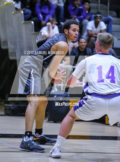 Thumbnail 2 in Sierra Canyon vs Righetti (Hart Holiday Classic) photogallery.