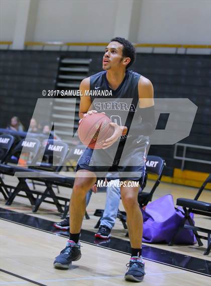Thumbnail 1 in Sierra Canyon vs Righetti (Hart Holiday Classic) photogallery.