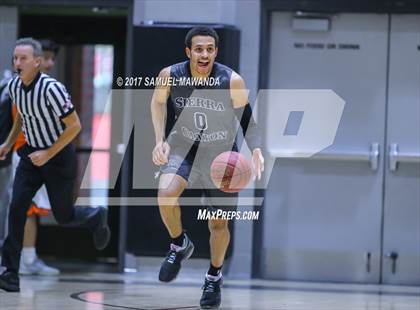 Thumbnail 3 in Sierra Canyon vs Righetti (Hart Holiday Classic) photogallery.