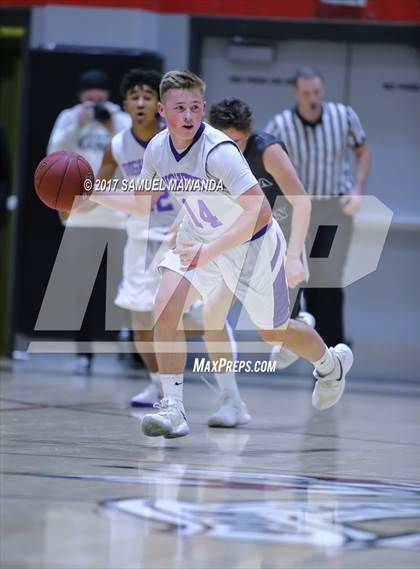 Thumbnail 1 in Sierra Canyon vs Righetti (Hart Holiday Classic) photogallery.