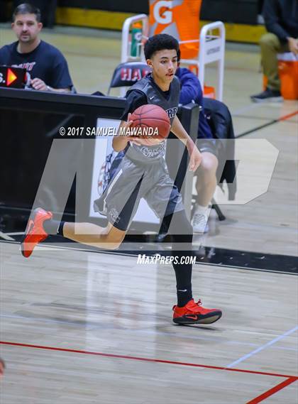 Thumbnail 3 in Sierra Canyon vs Righetti (Hart Holiday Classic) photogallery.