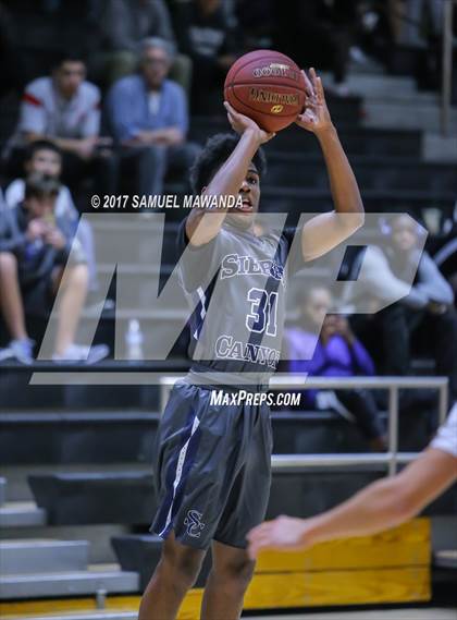 Thumbnail 2 in Sierra Canyon vs Righetti (Hart Holiday Classic) photogallery.