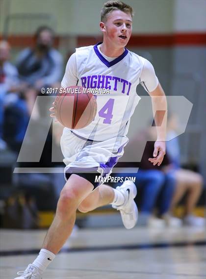 Thumbnail 3 in Sierra Canyon vs Righetti (Hart Holiday Classic) photogallery.