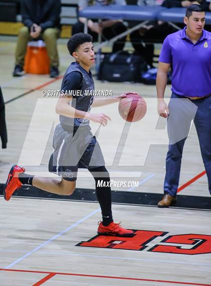 Thumbnail 3 in Sierra Canyon vs Righetti (Hart Holiday Classic) photogallery.