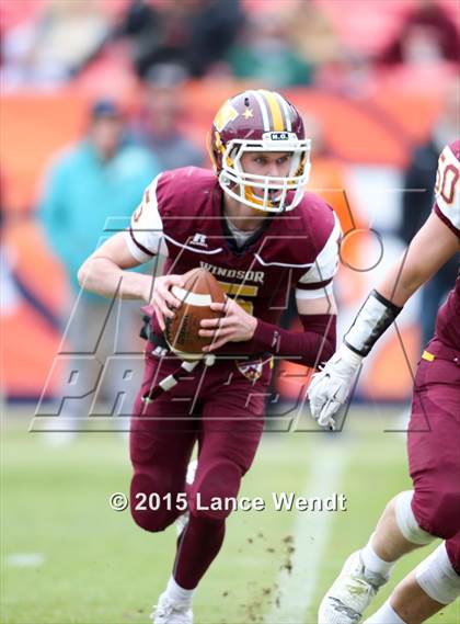 Thumbnail 2 in Loveland v Windsor (CHSAA 4A Final) photogallery.