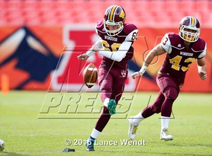 Thumbnail 3 in Loveland v Windsor (CHSAA 4A Final) photogallery.