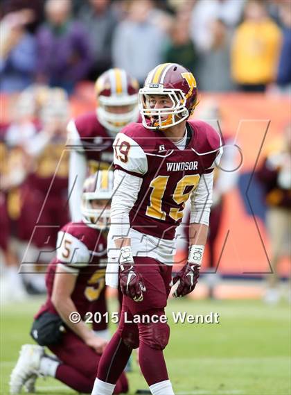 Thumbnail 3 in Loveland v Windsor (CHSAA 4A Final) photogallery.