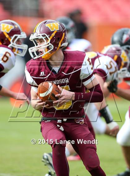 Thumbnail 3 in Loveland v Windsor (CHSAA 4A Final) photogallery.