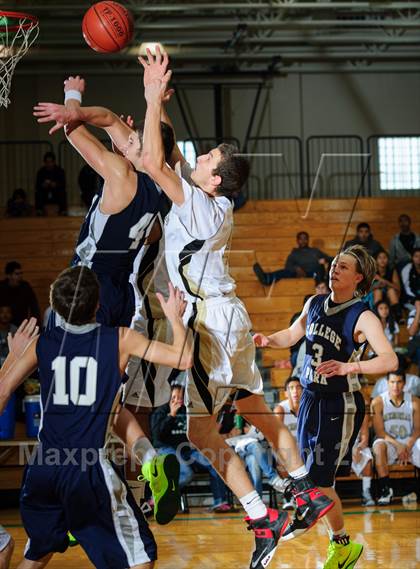 Thumbnail 2 in College Park vs. Pasadena Memorial (McDonald's Texas Invitational) photogallery.