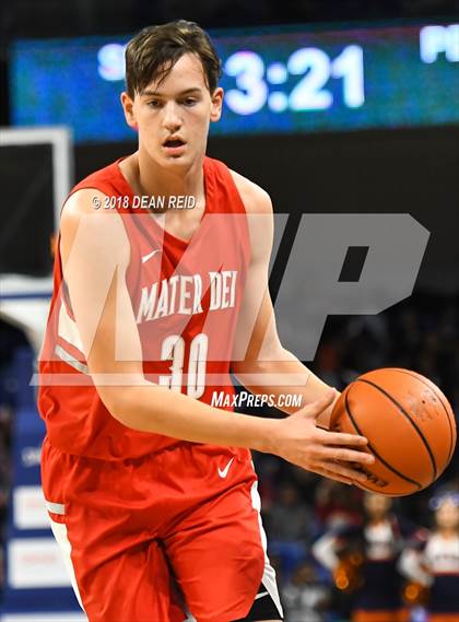 Thumbnail 1 in Mater Dei vs. Whitney Young (Chicago Elite Classic) photogallery.