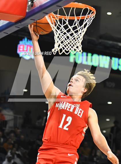 Thumbnail 3 in Mater Dei vs. Whitney Young (Chicago Elite Classic) photogallery.