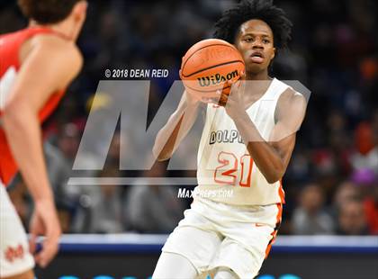 Thumbnail 3 in Mater Dei vs. Whitney Young (Chicago Elite Classic) photogallery.
