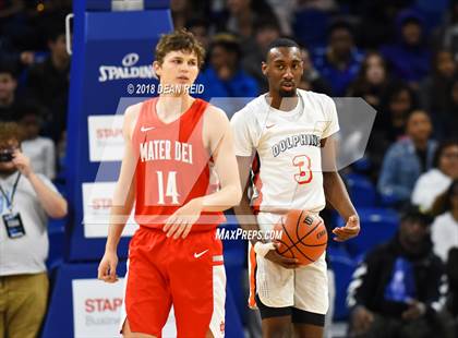 Thumbnail 2 in Mater Dei vs. Whitney Young (Chicago Elite Classic) photogallery.