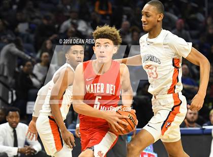 Thumbnail 3 in Mater Dei vs. Whitney Young (Chicago Elite Classic) photogallery.