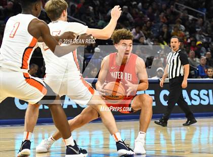 Thumbnail 2 in Mater Dei vs. Whitney Young (Chicago Elite Classic) photogallery.